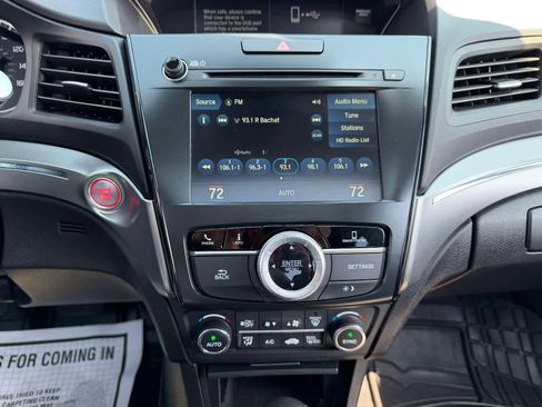 Used 2020 Acura ILX w/ Premium Package image 24