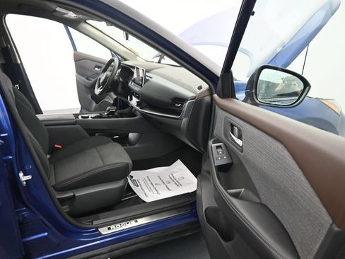 Used 2023 Nissan Rogue SV AWD/4WD image 23