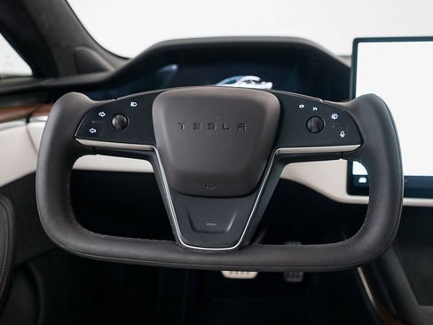 Used 2022 Tesla Model S Standard Range image 19