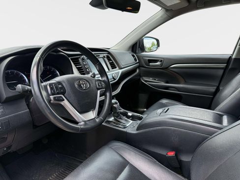 Used 2018 Toyota Highlander Limited AWD/4WD image 8