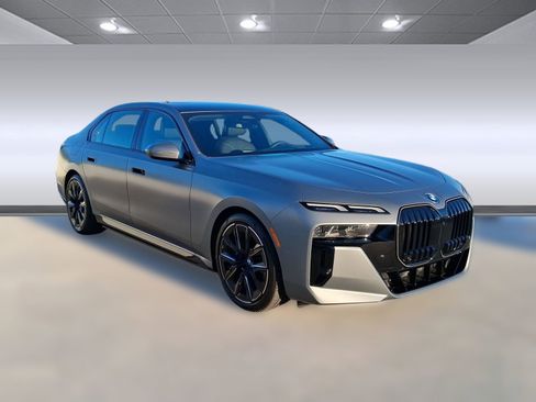 New 2026 BMW i7 xDrive60 w/ Premium Package image 7