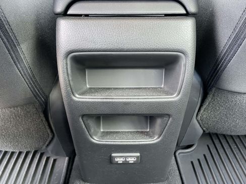 Used 2018 Nissan Sentra SR w/ Technology Package FWD image 11