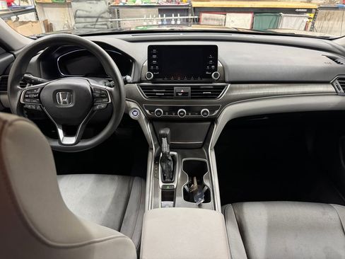 Used 2018 Honda Accord LX image 17