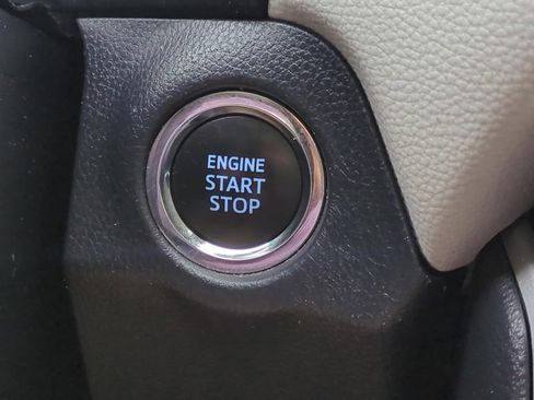 Certified 2021 Toyota RAV4 XLE AWD/4WD image 28