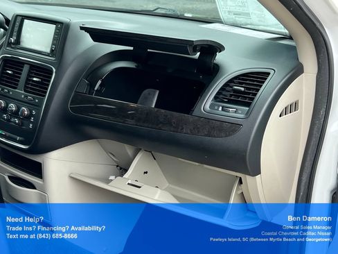 Used 2019 Dodge Grand Caravan SE FWD image 26