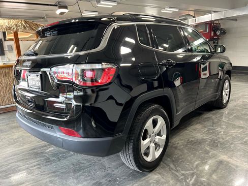 Used 2018 Jeep Compass Latitude w/ Popular Equipment Group image 9