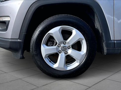 Used 2018 Jeep Compass Latitude w/ Cold Weather Group image 10