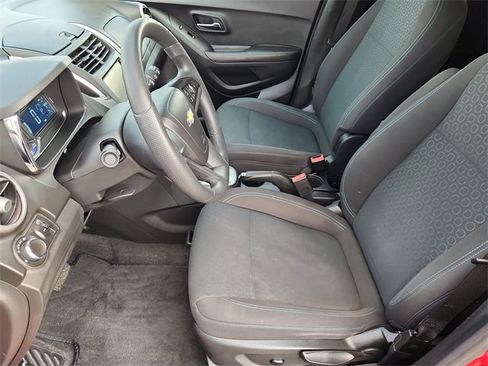 Used 2015 Chevrolet Trax LS image 17