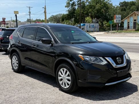 Used 2019 Nissan Rogue S AWD/4WD image 5