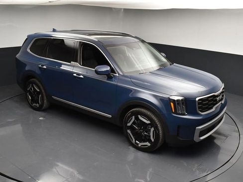 Certified 2025 Kia Telluride S image 42