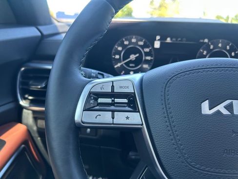 Used 2023 Kia Telluride SX Prestige image 17