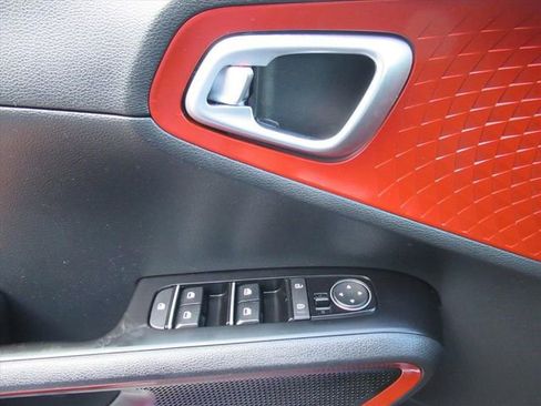Used 2021 Kia Soul Turbo FWD image 20