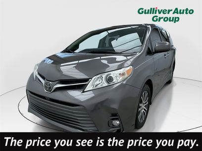 Used 2018 Toyota Sienna XLE