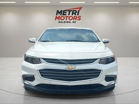 Used 2018 Chevrolet Malibu Premier w/ Premier Sun and Wheel Package image 8