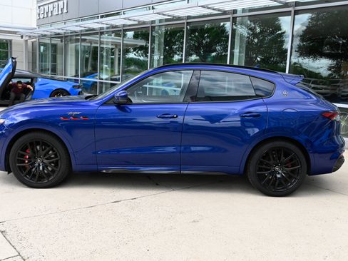 Used 2023 Maserati Levante Trofeo AWD/4WD image 8