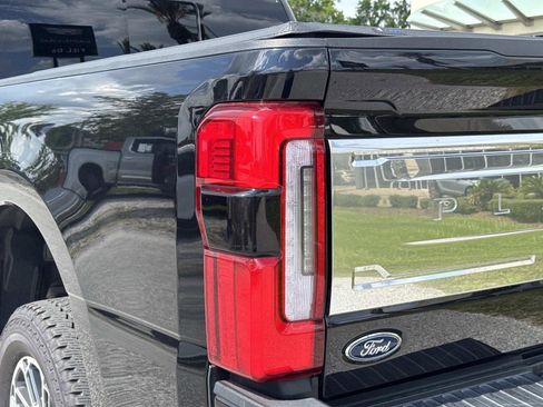 Used 2024 Ford F350 Platinum w/ Tremor Off-Road Package AWD/4WD image 11