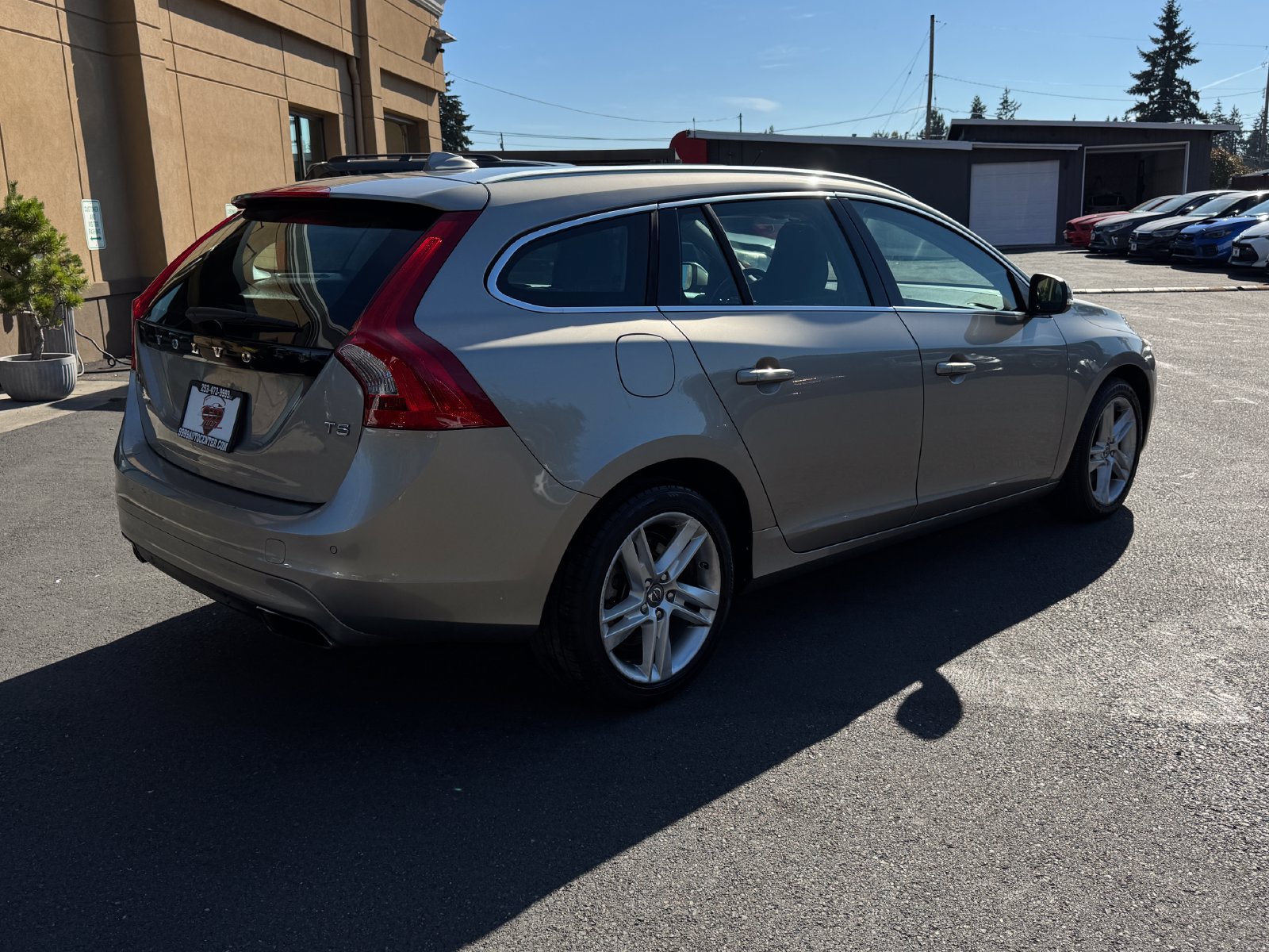 Used 2015 Volvo V60 T5 Premier FWD image 7