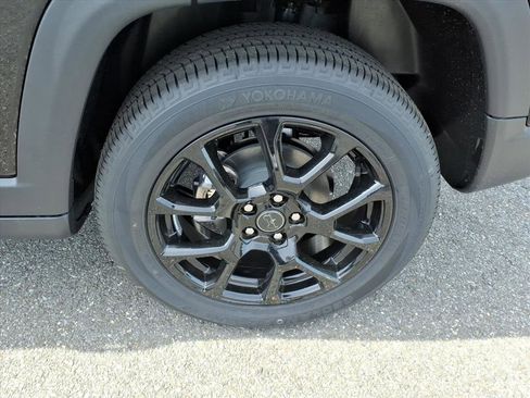 New 2026 Jeep Compass Latitude AWD/4WD image 8