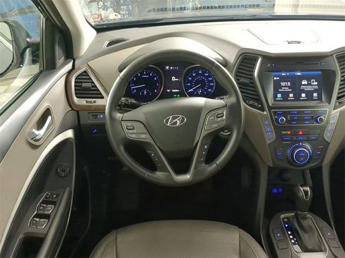 Used 2017 Hyundai Santa Fe Limited image 19