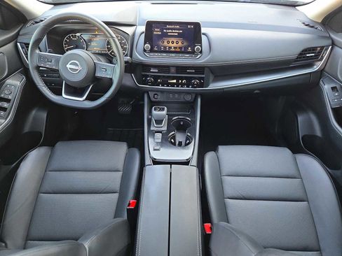 Used 2024 Nissan Rogue SV w/ SV Premium Package image 16