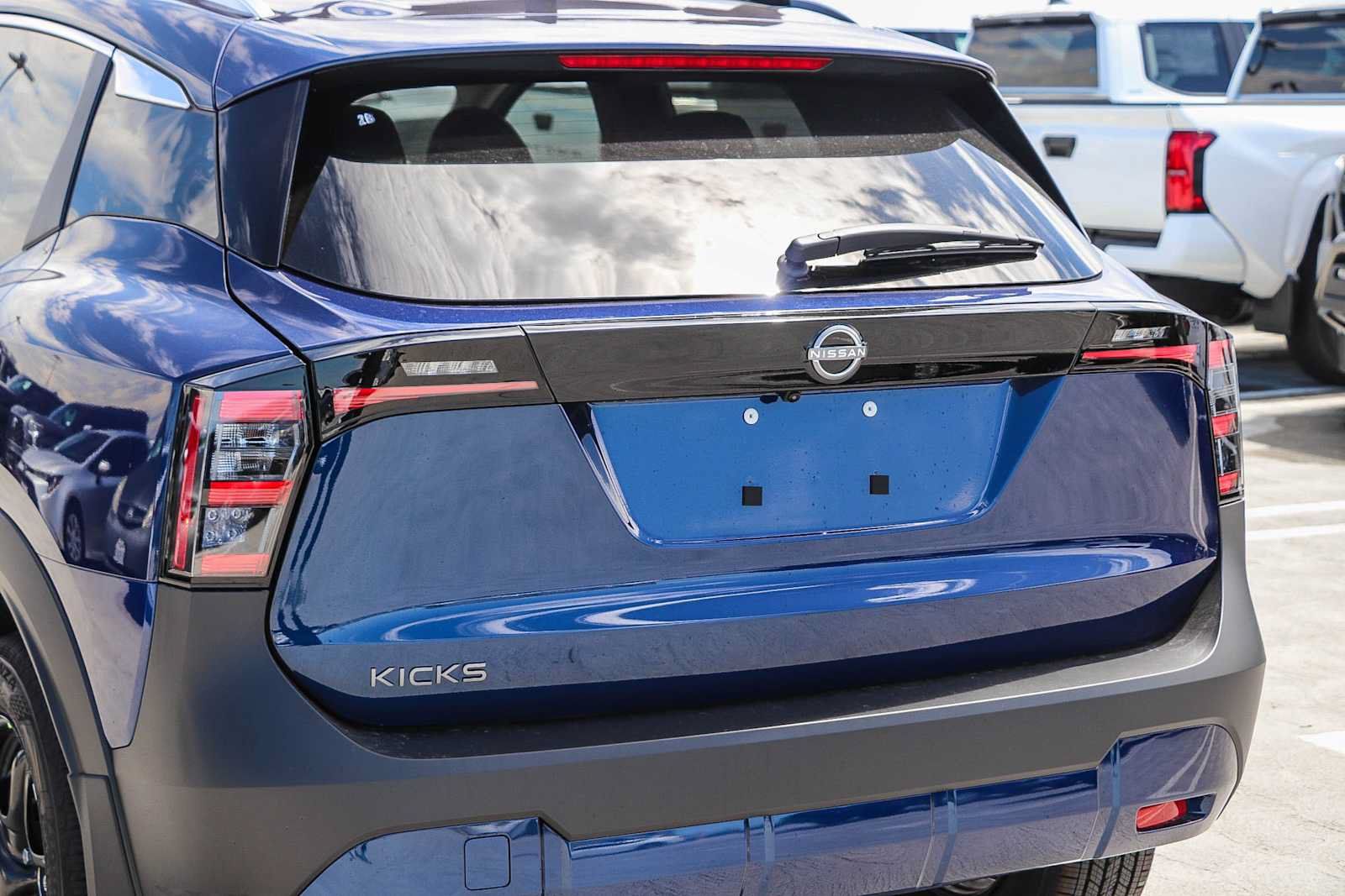 New 2027 Nissan Kicks SV FWD image 10