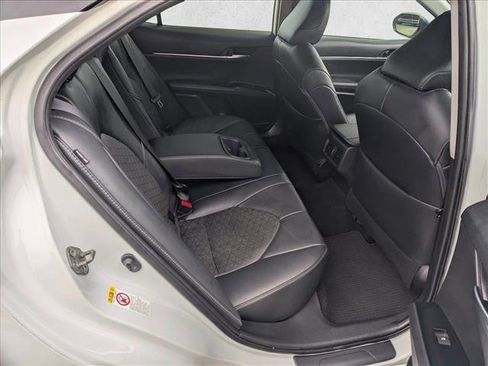 Used 2019 Toyota Camry XSE FWD image 17