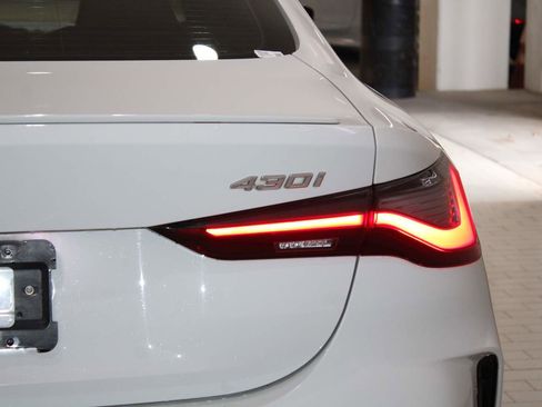 Used 2022 BMW 430i Coupe w/ M Sport Package image 7