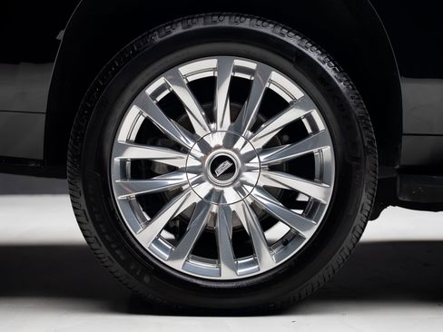 Used 2023 Cadillac Escalade ESV Premium Luxury w/ LPO, Floor Liner Package AWD/4WD image 37