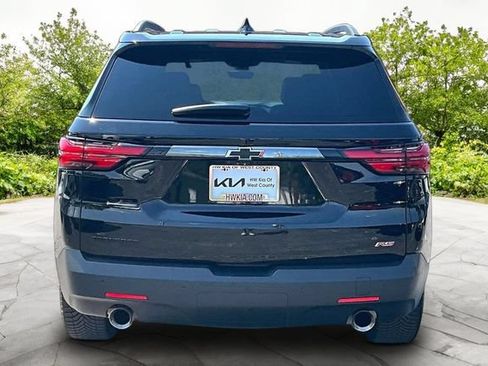 Used 2023 Chevrolet Traverse RS FWD image 4