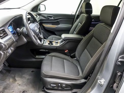 Used 2023 GMC Acadia SLE w/ Driver Convenience Package image 8