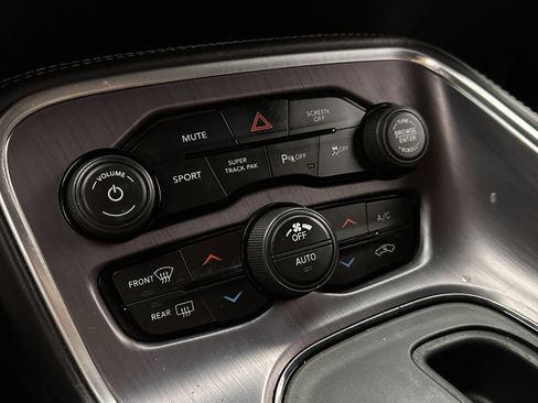 Used 2017 Dodge Challenger R/T Plus image 15