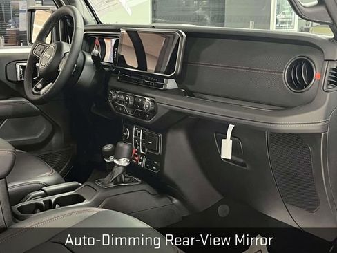 Certified 2025 Jeep Gladiator Rubicon w/ Dual Top Group image 24