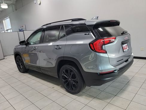 Used 2020 GMC Terrain SLE w/ Driver Convenience Package image 4
