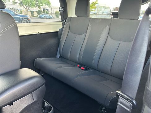 Used 2016 Jeep Wrangler Sahara w/ Connectivity Group AWD/4WD image 17