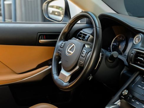 Used 2018 Lexus IS 300 AWD w/ Premium Package image 19