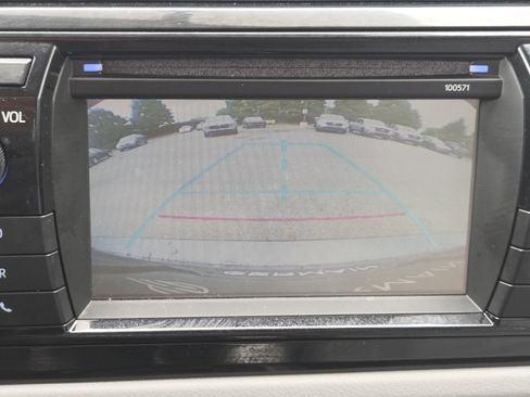 Used 2016 Toyota Corolla LE FWD image 9