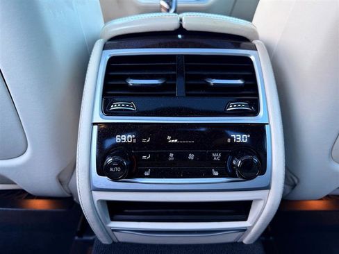 Used 2018 BMW 750i image 27