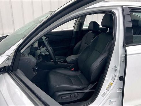 Used 2024 Honda Accord Touring image 8