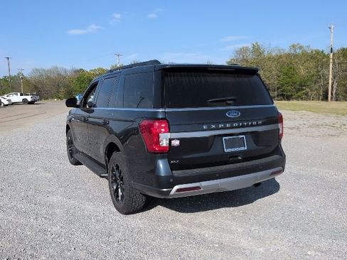 Used 2024 Ford Expedition XLT image 4