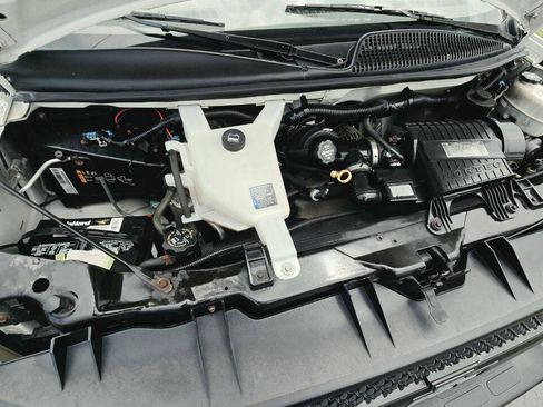 Used 2014 Chevrolet Express 2500 RWD image 24