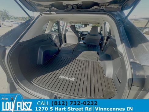Used 2021 Toyota RAV4 XLE w/ XLE Grade Weather Package AWD/4WD image 19