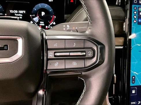 Used 2025 GMC Yukon XL Denali Ultimate AWD/4WD image 28