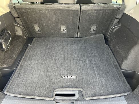 Used 2025 Nissan Rogue SV AWD/4WD image 16