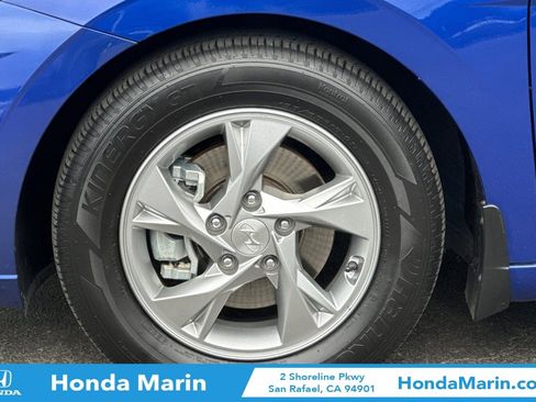 Used 2022 Hyundai Elantra SE image 30