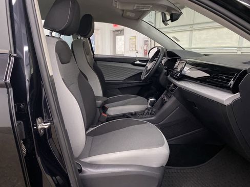 Used 2022 Volkswagen Taos S image 18