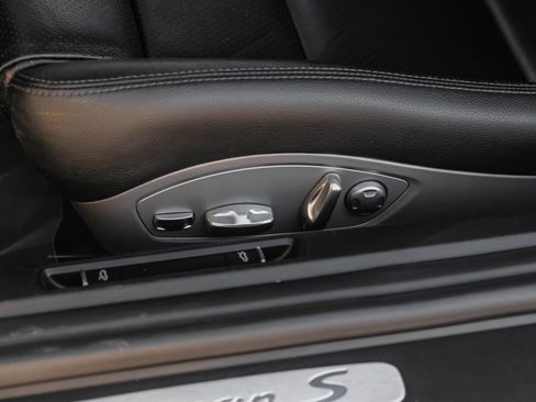 Used 2018 Porsche 718 Cayman S image 37