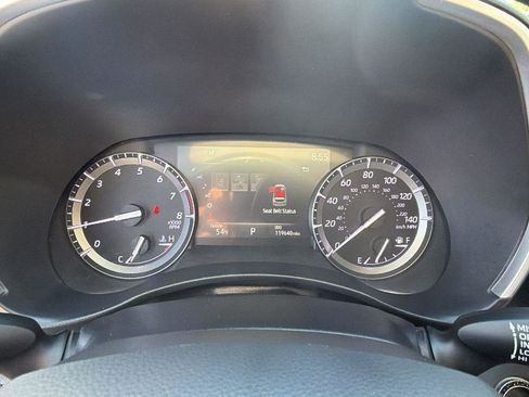 Used 2020 Toyota Highlander XLE image 28