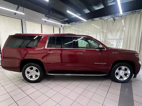 Used 2016 Chevrolet Suburban LTZ image 3