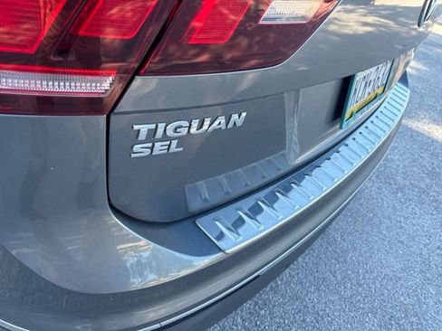 Used 2021 Volkswagen Tiguan SEL AWD/4WD image 7