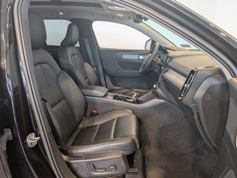 Used 2023 Volvo XC40 B5 Plus w/ Driver Assist Package image 33